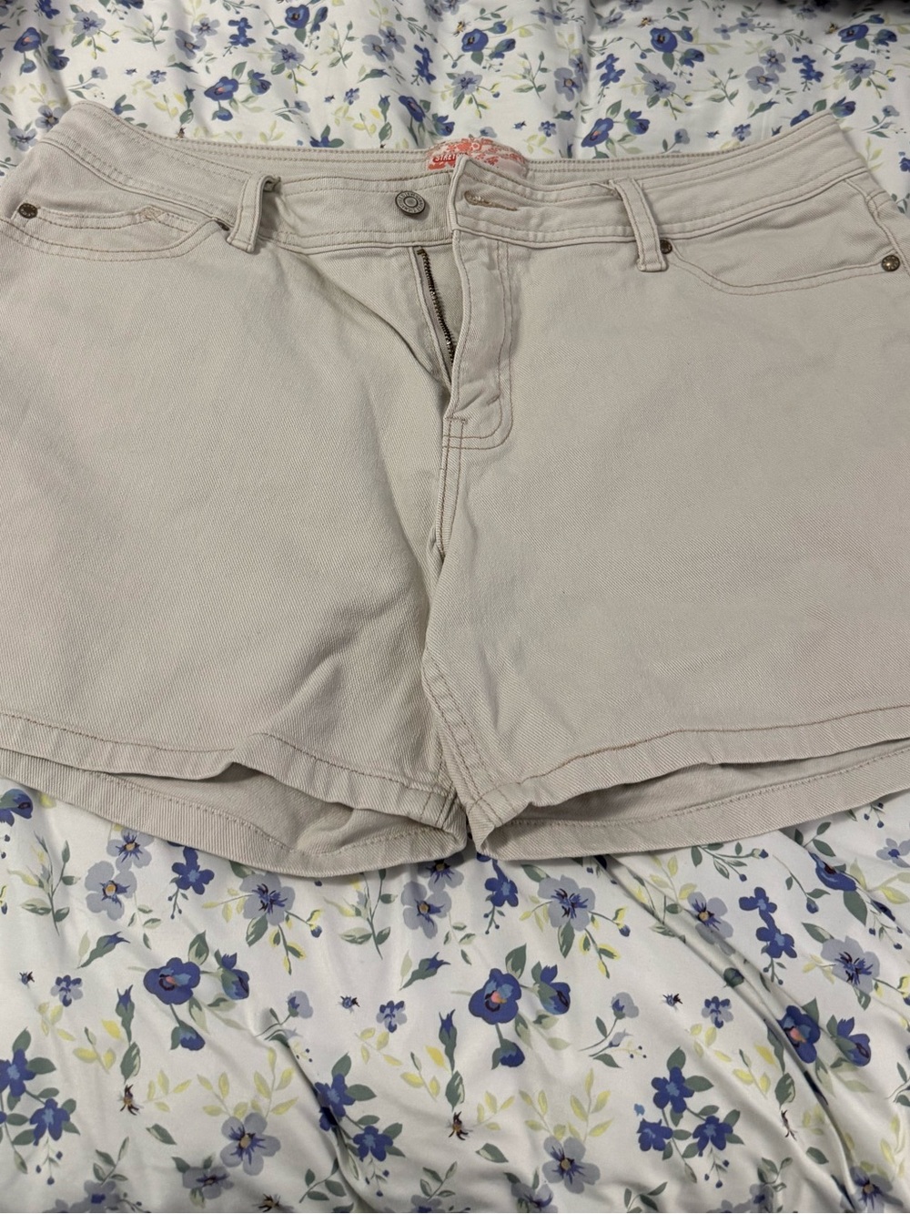 Levi's Beige Mid-Rise Denim Shorts